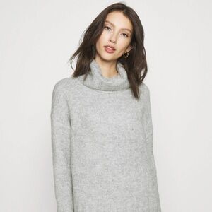 Vero Moda
VMBERKO ROLLNECK Light Grey Melange Sweater